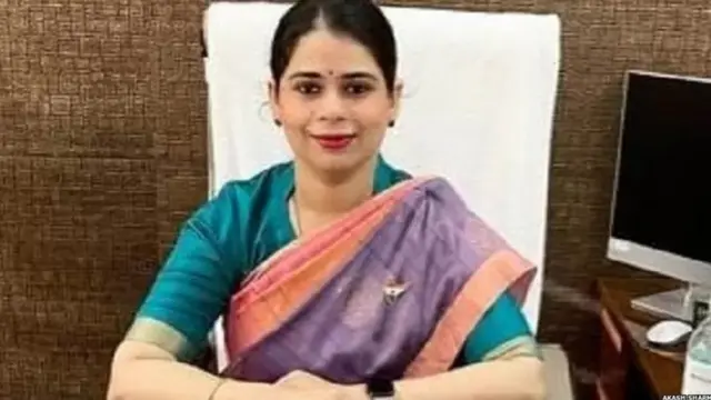 மாவட்ட ஆட்சியர்