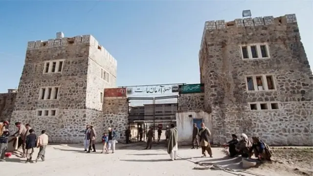 په افغانستان کې څه باندې ۳۰ زره کسان بندیان دي