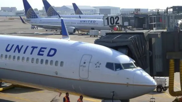 யுனைடட் நிறுவனத்தின் டிவிட்டர் கருத்துக்களுக்கும் பல விமர்சனங்கள் எழுந்துள்ளன