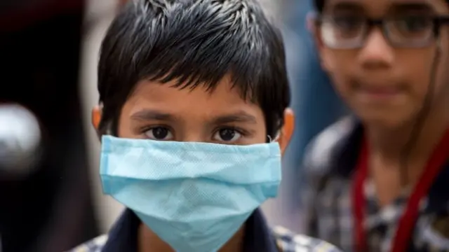 कोरोना के दौर में स्कूल खोलने के क्या ख़तरे हैं?