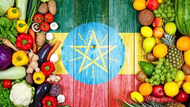 የኢትዮጵያ ባንዲራን የከበቡ አትክልትና ፍራፍሬዎች