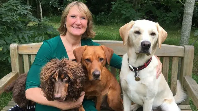 ড. ক্লেয়ার গেস্ট।