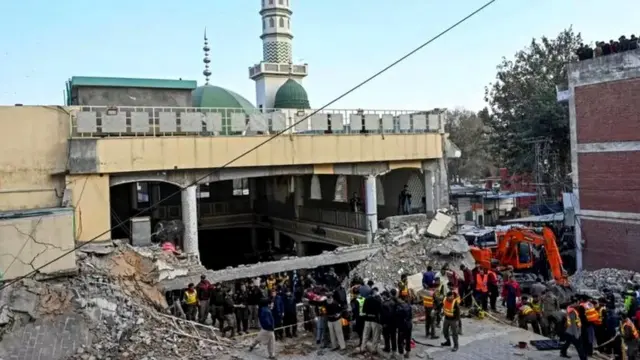 पाकिस्तान पेशावर मस्जिद हमला