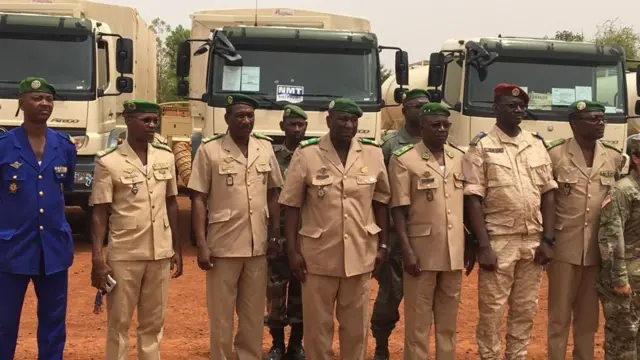 Wasu sojoji bayan da suka karbi taimako