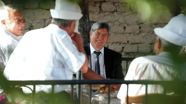 Президент Атамбае