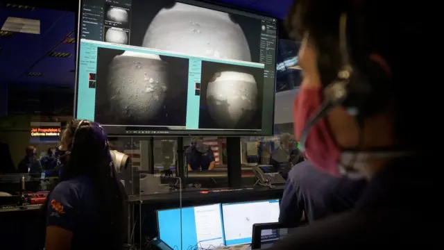 أول صورة ترسلها المركبة بعد هبوطها