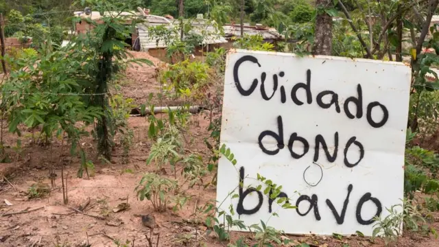 Placa na ocupação Izidora