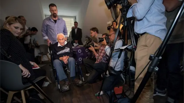 もう人生を続けたくない」 104歳の豪科学者がスイスで自死 - BBC もう人生を続けたくない」 104歳の豪科学者がスイスで自死 - BBC