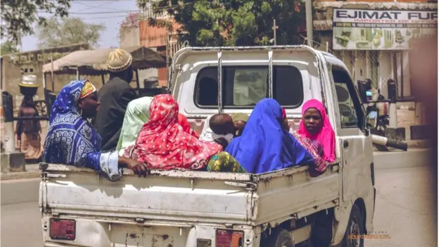 Pipo dey back of truck