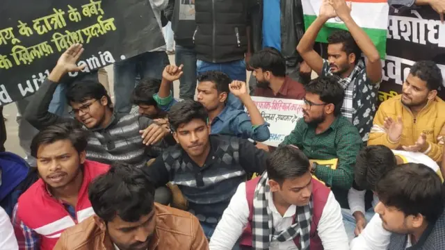 उत्तर प्रदेश में प्रदर्शन