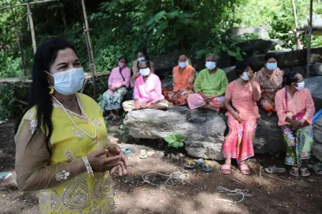 คณะรำมะนาชาวเล