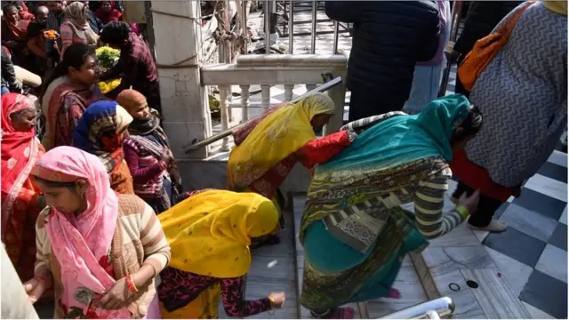 वृदावन में आए श्रद्धालु