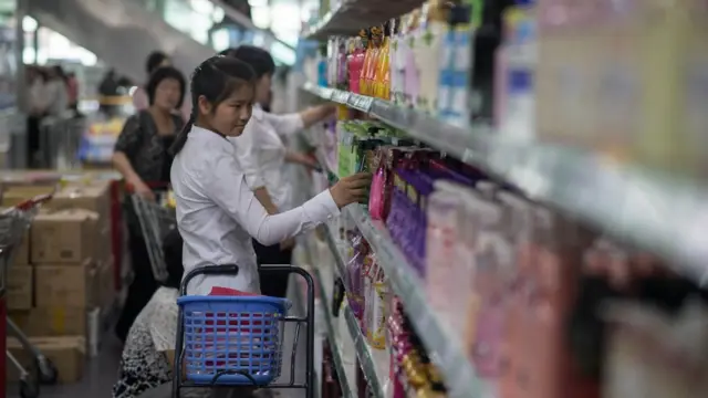 Kuzey Kore'de bir market