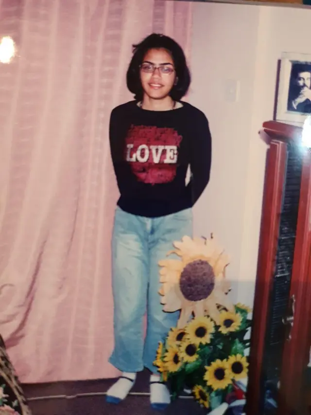 بدأت تمر إيناس بحالات اكتئاب أثناء المراهقة