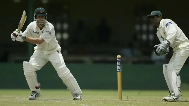 ایڈم گلکرسٹ، راشد لطیف