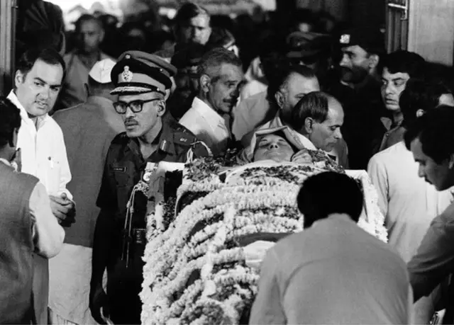 ઇંદિરા ગાંધીની અંતિમ વિદાય