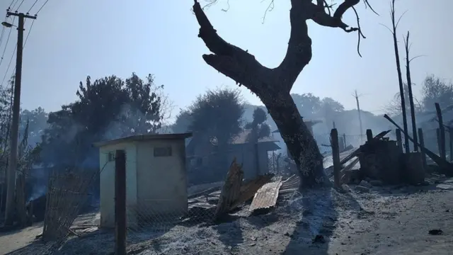 မွေ့တုံရွာဟာ မီးသွေးနဲ့ပြာပုံသာကျန်ရစ်