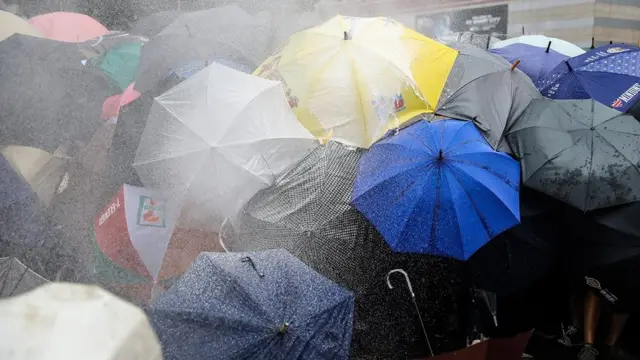 ஹாங்காங்: தொடரும் போராட்டம், தாக்கும் போலீஸார் - நடப்பது என்ன?