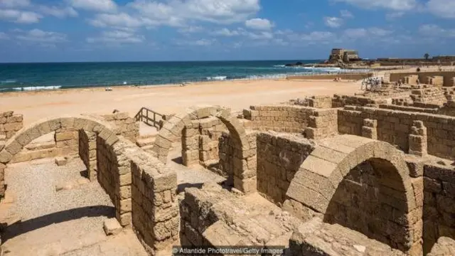 Caesarea adalah salah satu kota pelabuhan kuno di pesisir Mediterania Israel.