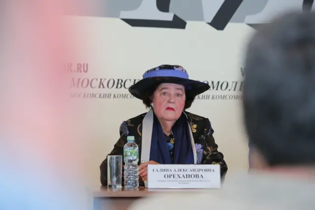 Галина Ореханова, бывшая заведующая литературной частью МХАТа им. Горького, во время пресс-конференции об уходе народной артистки России Татьяны Дорониной из театра