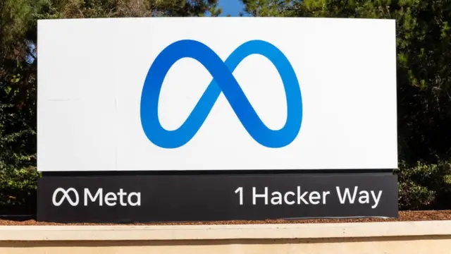 Nuevo logo de Meta en Menlo Park, California.