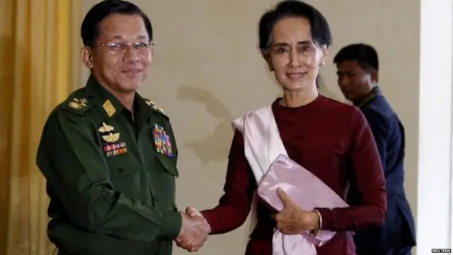 ਚੀਫ ਇਨ ਕਮਾਂਡਰ ਅਤੇ ਔਂਗ ਸਾਂਗ ਸੂ ਚੀ