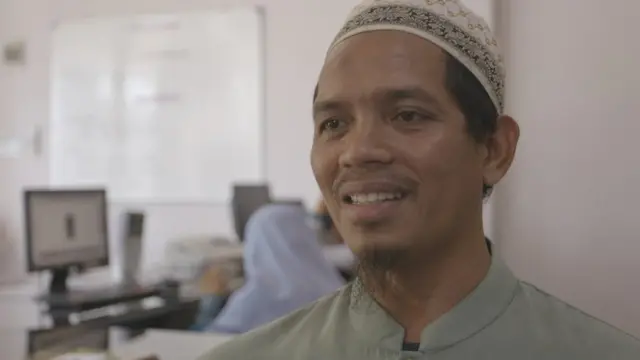 Sumarno, mantan napiter yang membuka usaha perjalanan umroh dan haji dan sempat dicurigai jemaah.