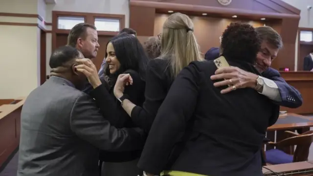 Команда юристов Джонни Деппа после оглашения приговора