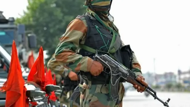 सुरक्षा बल का एक जवान (फ़ाइल फ़ोटो)