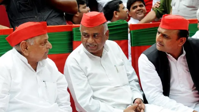 मुलायम सिंह यादव, अखिलेश यादव