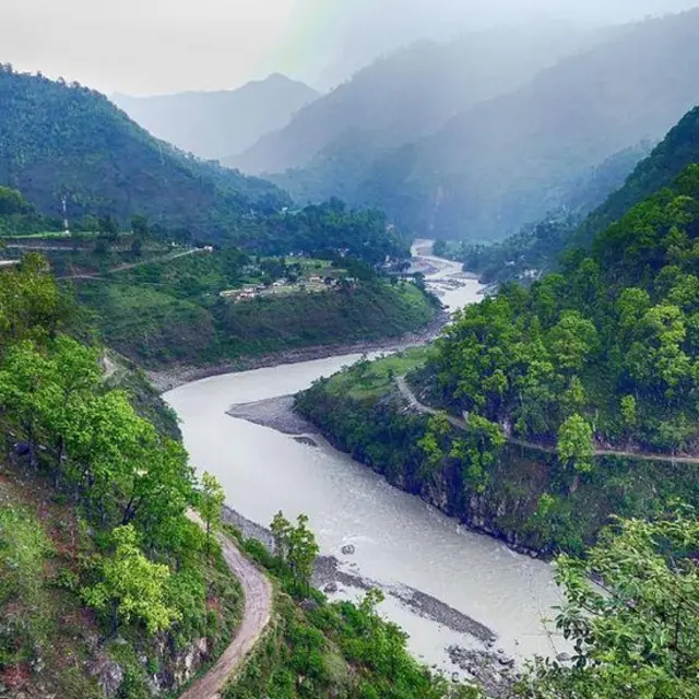সিকিম থেকে পশ্চিমবঙ্গে ঢুকছে তিস্তা