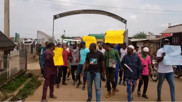 Sunday Igboho supporters dey protest for Ibadan