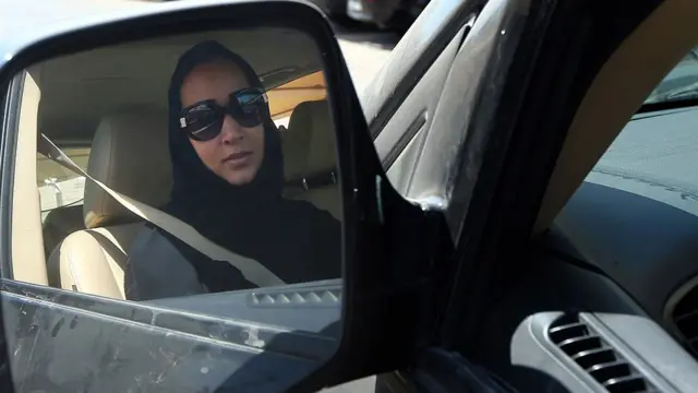 Manal al-Sharif direksiyonda