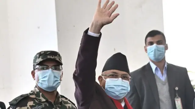 निर्वाचन आयोगमा केपी शर्मा ओली