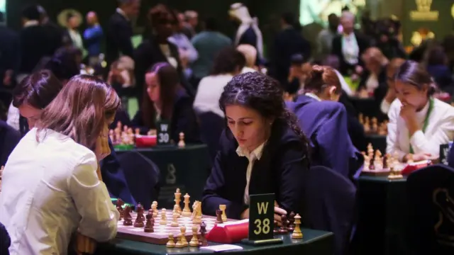 Dos mujeres participantes en el Mundial de Arabia Saudí.