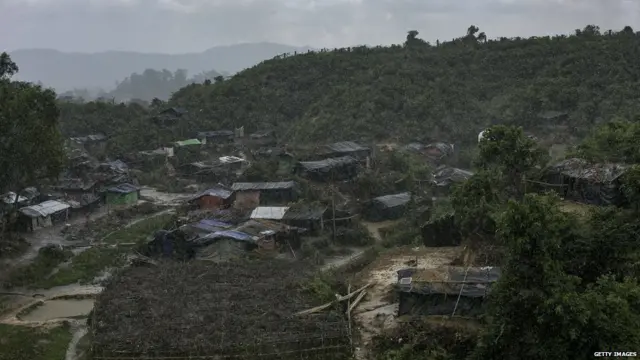 कॉक्स बाज़ार स्थित एक शरणार्थी शिविर