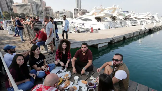 معتصمون في خليج زيتونة