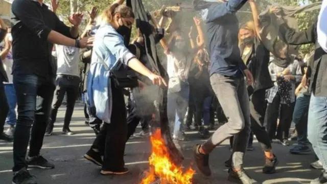 İran, etirazlar, hicab qadağası, Mahsa Amini