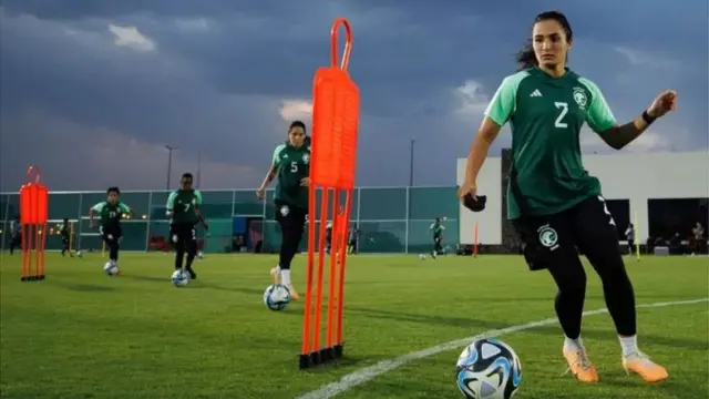 L'enthousiasme des joueuses saoudiennes n'est qu'un aspect des changements plus vastes d'une Arabie Saoudite qui tente de s'ouvrir au monde.