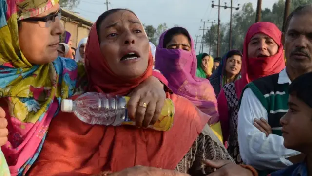 जुनैद की मौत की खबर के बाद इलाके में गम का माहौल है