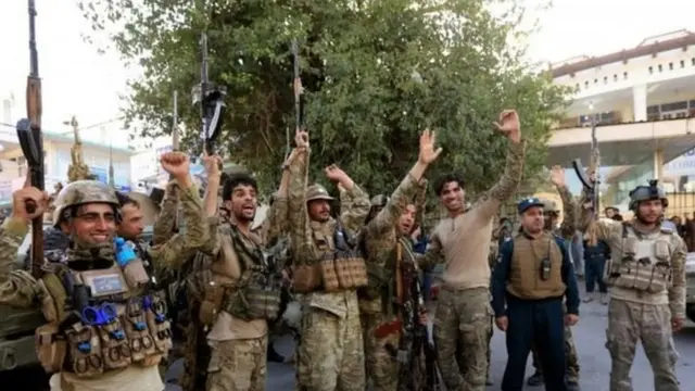 வெடிகுண்டு தாக்குதல் 15 பேர் பலி