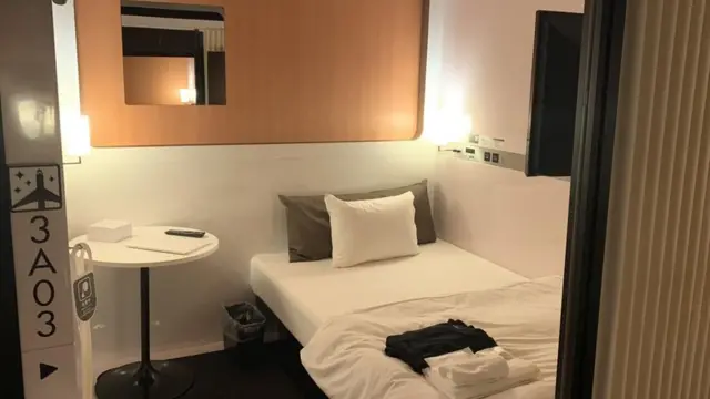 Bên trong "cabin" của khách sạn First Cabin: các phòng được xây dựng để trông giống như khoang vé hạng nhất sang trọng của một hãng hàng không