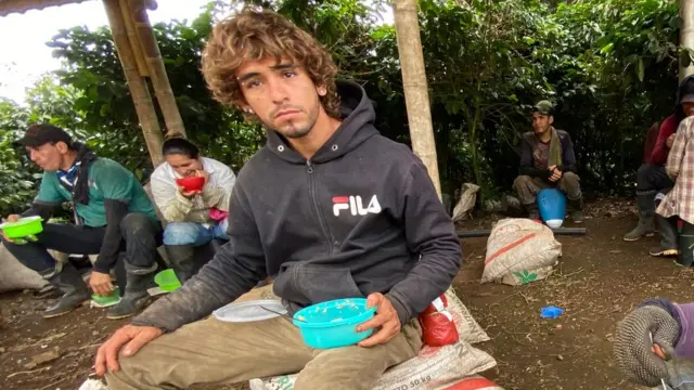 Rafael Avendaño déjeune à Santa Isabel