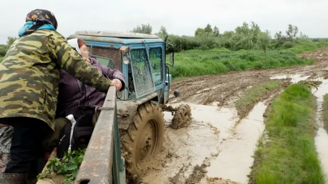 Дорога по заливным лугам близ Нарыма