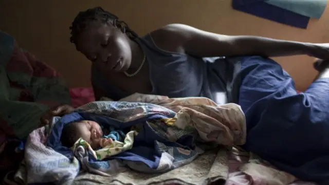 Nwaanyị mụrụ nwa ọhụrụ