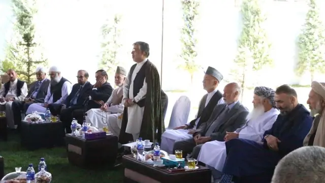 کرزی و حواریون