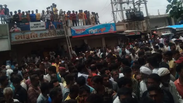 થાનગઢ આઝાદ ચોકમાં દલિતો