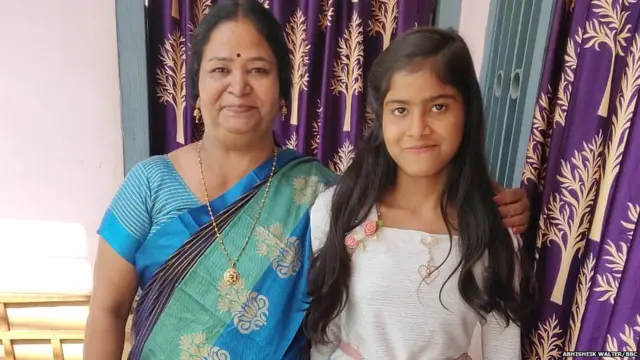 ਅਭਿਸ਼ੇਕ ਵਾਲਟਰ ਦੀ ਭੈਣ, ਪੀਰੀਅਡਜ਼