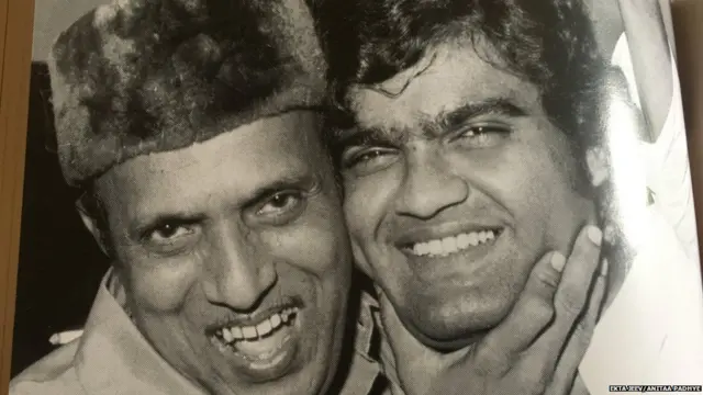 पांडू हवालदार सिनेमातली जोडी दादा आणि अशोक सराफ.