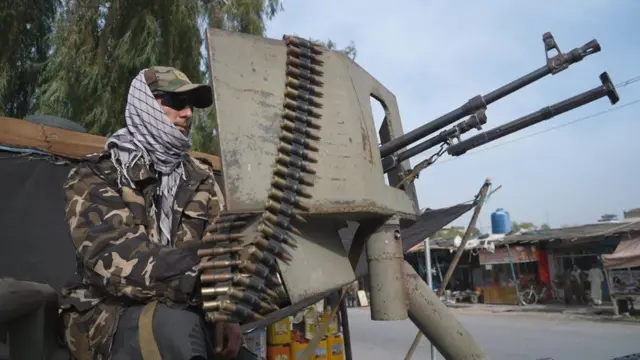 احد جنود طالبان